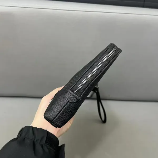 【BURBERRY 公式旗艦店】バーバリー クラッチバッグ 当日出荷 好評に付き再入荷!26*16CM 【BURBERRY 公式旗艦店】バーバリー クラッチバッグ 当日出荷 好評に付き再入荷!26*16CM