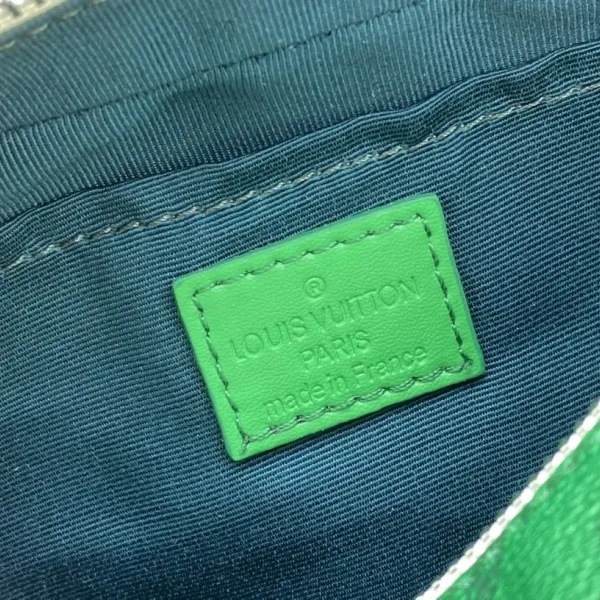 【LOUIS VUITTON 公式旗艦店】ルイヴィトン  斜めがけバッグ当日出荷 好評に付き再入荷！18.5*13*8CM