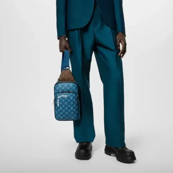 LV 新作 LOUIS VUITTON ルイヴィトン ボディバッグ ショルダーバッグ ブルー 20*31*7CM 240919 LV 新作 LOUIS VUITTON ルイヴィトン ボディバッグ ショルダーバッグ ブルー 20*31*7CM 240919