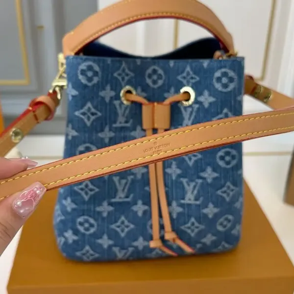 【LOUIS VUITTON 公式旗艦店】ルイヴィトン 斜めがけバッグ 当日出荷 好評に付き再入荷!20*21CM 1240722 【LOUIS VUITTON 公式旗艦店】ルイヴィトン 斜めがけバッグ 当日出荷 好評に付き再入荷!20*21CM 1240722