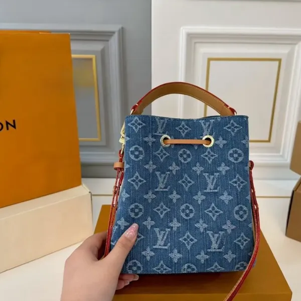 【LOUIS VUITTON 公式旗艦店】ルイヴィトン 斜めがけバッグ 当日出荷 好評に付き再入荷!20*21CM 1240722 【LOUIS VUITTON 公式旗艦店】ルイヴィトン 斜めがけバッグ 当日出荷 好評に付き再入荷!20*21CM 1240722