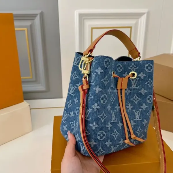 【LOUIS VUITTON 公式旗艦店】ルイヴィトン 斜めがけバッグ 当日出荷 好評に付き再入荷!20*21CM 1240722 【LOUIS VUITTON 公式旗艦店】ルイヴィトン 斜めがけバッグ 当日出荷 好評に付き再入荷!20*21CM 1240722