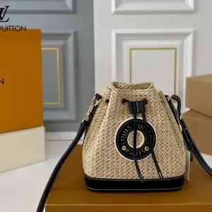 【LOUIS VUITTON 公式旗艦店】ルイヴィトン 斜めがけバッグ 当日出荷 好評に付き再入荷!20*21CM 1240722 【LOUIS VUITTON 公式旗艦店】ルイヴィトン 斜めがけバッグ 当日出荷 好評に付き再入荷!20*21CM 1240722