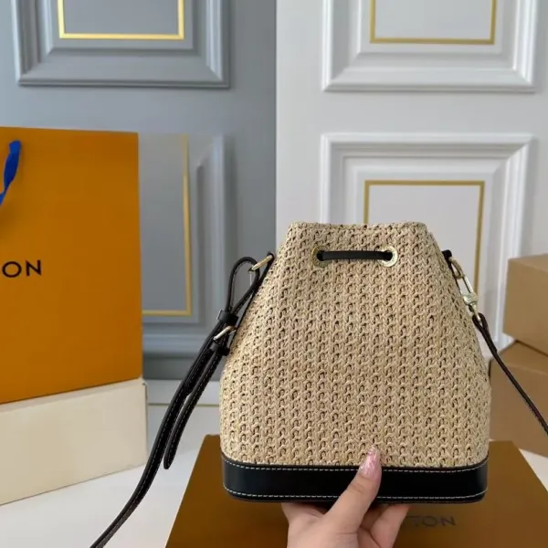 【LOUIS VUITTON 公式旗艦店】ルイヴィトン  斜めがけバッグ 当日出荷 好評に付き再入荷！20*21CM  1240722