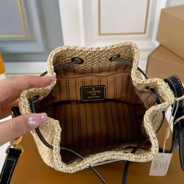 【LOUIS VUITTON 公式旗艦店】ルイヴィトン  斜めがけバッグ 当日出荷 好評に付き再入荷！20*21CM  1240722