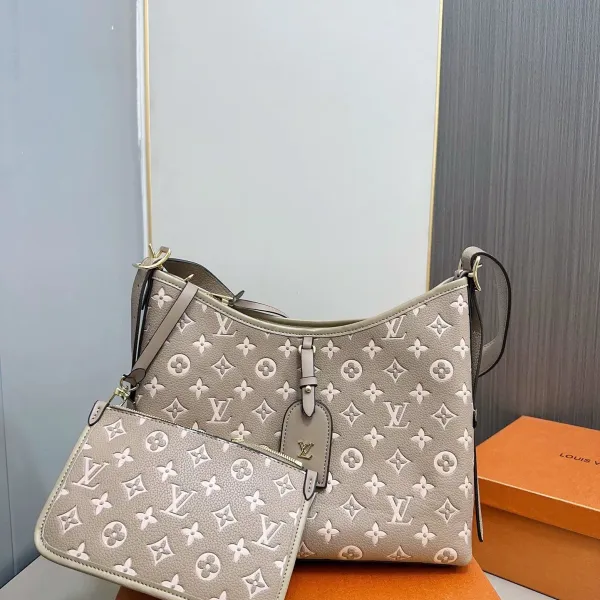 【LOUIS VUITTON 公式旗艦店】ルイヴィトン 斜めがけバッグ 当日出荷 好評に付き再入荷!32*23CM 1240722 【LOUIS VUITTON 公式旗艦店】ルイヴィトン 斜めがけバッグ 当日出荷 好評に付き再入荷!32*23CM 1240722