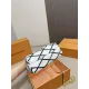 【LOUIS VUITTON 公式旗艦店】ルイヴィトン 斜めがけバッグ 当日出荷 好評に付き再入荷!21*15CM 1240722 【LOUIS VUITTON 公式旗艦店】ルイヴィトン 斜めがけバッグ 当日出荷 好評に付き再入荷!21*15CM 1240722