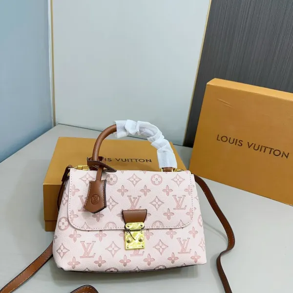 【LOUIS VUITTON 公式旗艦店】ルイヴィトン 斜めがけバッグ 当日出荷 好評に付き再入荷!25*18CM 1240722 【LOUIS VUITTON 公式旗艦店】ルイヴィトン 斜めがけバッグ 当日出荷 好評に付き再入荷!25*18CM 1240722