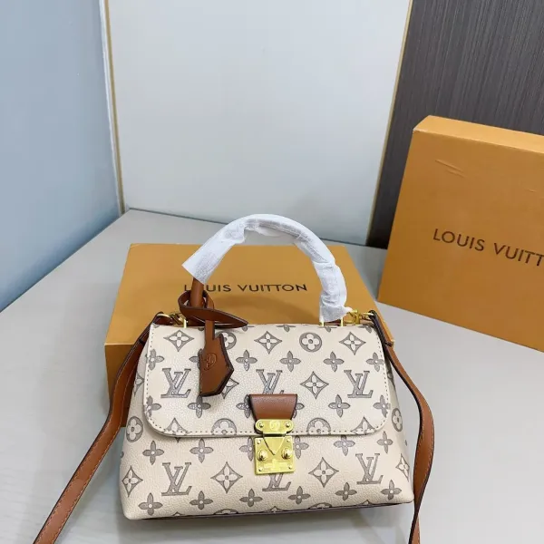 【LOUIS VUITTON 公式旗艦店】ルイヴィトン 斜めがけバッグ 当日出荷 好評に付き再入荷!25*18CM 1240722 【LOUIS VUITTON 公式旗艦店】ルイヴィトン 斜めがけバッグ 当日出荷 好評に付き再入荷!25*18CM 1240722