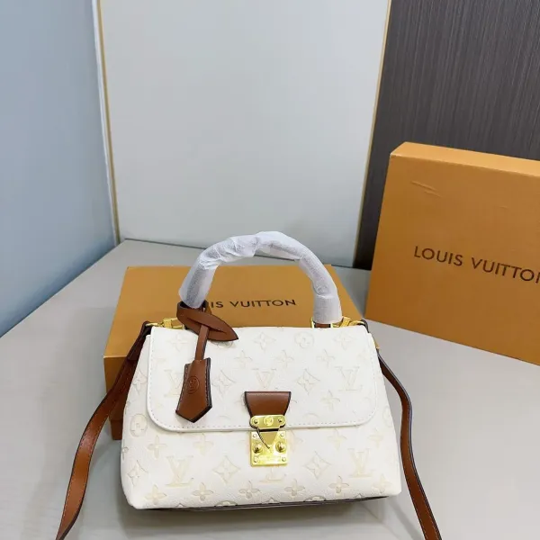 【LOUIS VUITTON 公式旗艦店】ルイヴィトン 斜めがけバッグ 当日出荷 好評に付き再入荷!25*18CM 1240722 【LOUIS VUITTON 公式旗艦店】ルイヴィトン 斜めがけバッグ 当日出荷 好評に付き再入荷!25*18CM 1240722