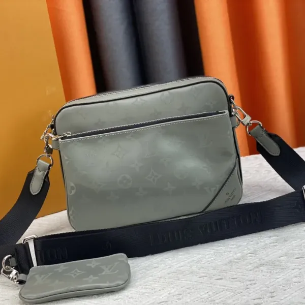 【LOUIS VUITTON 公式旗艦店】ルイヴィトン  斜めがけバッグ当日出荷 好評に付き再入荷！25*18.5*7CM