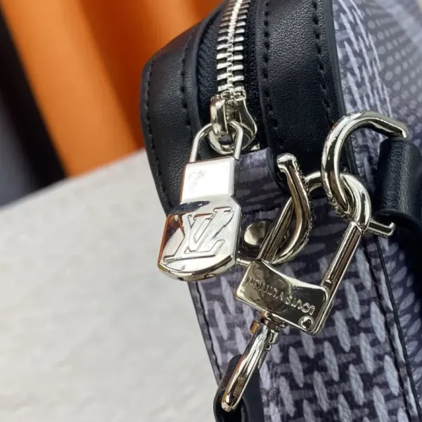 【LOUIS VUITTON 公式旗艦店】ルイヴィトン  斜めがけバッグ当日出荷 好評に付き再入荷！25*18.5*7CM