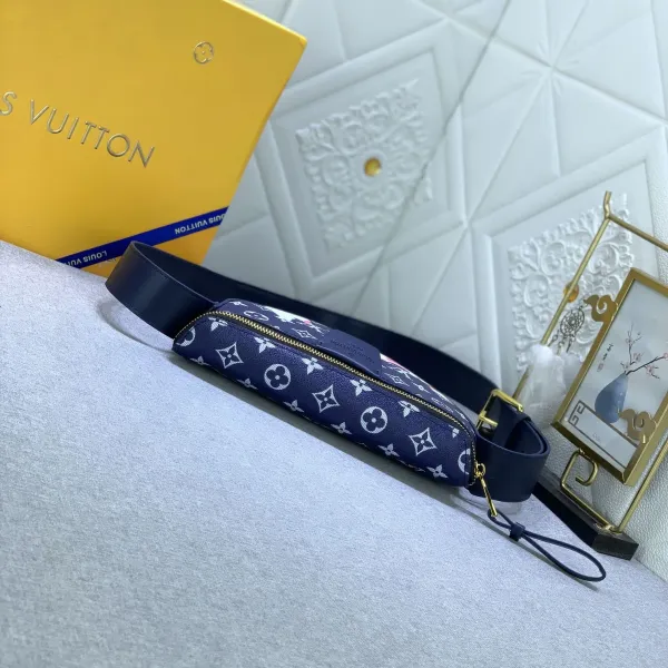 【LOUIS VUITTON 公式旗艦店】ルイヴィトン 斜めがけバッグ当日出荷 好評に付き再入荷!24.5*16*4.5CM 【LOUIS VUITTON 公式旗艦店】ルイヴィトン 斜めがけバッグ当日出荷 好評に付き再入荷!24.5*16*4.5CM