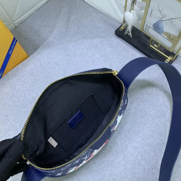 【LOUIS VUITTON 公式旗艦店】ルイヴィトン 斜めがけバッグ当日出荷 好評に付き再入荷!24.5*16*4.5CM 【LOUIS VUITTON 公式旗艦店】ルイヴィトン 斜めがけバッグ当日出荷 好評に付き再入荷!24.5*16*4.5CM