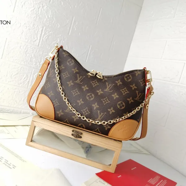【LOUIS VUITTON 公式旗艦店】ルイヴィトン 斜めがけバッグ当日出荷 好評に付き再入荷!29*16*9.5CM 【LOUIS VUITTON 公式旗艦店】ルイヴィトン 斜めがけバッグ当日出荷 好評に付き再入荷!29*16*9.5CM