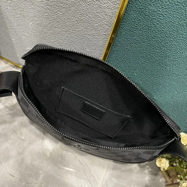 【LOUIS VUITTON 公式旗艦店】ルイヴィトン 斜めがけバッグ 当日出荷 好評に付き再入荷!24.5*16*4.5CM 【LOUIS VUITTON 公式旗艦店】ルイヴィトン 斜めがけバッグ 当日出荷 好評に付き再入荷!24.5*16*4.5CM