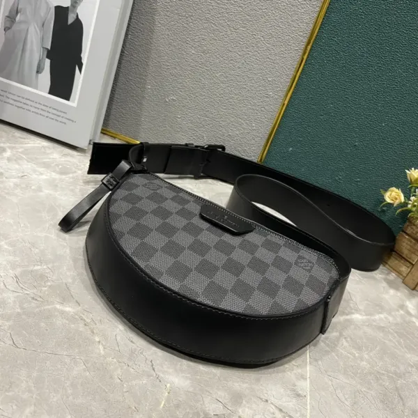 【LOUIS VUITTON 公式旗艦店】ルイヴィトン 斜めがけバッグ 当日出荷 好評に付き再入荷!24.5*16*4.5CM 【LOUIS VUITTON 公式旗艦店】ルイヴィトン 斜めがけバッグ 当日出荷 好評に付き再入荷!24.5*16*4.5CM