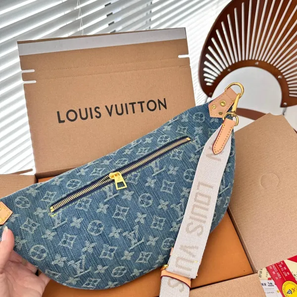 【LOUIS VUITTON 公式旗艦店】ルイヴィトン ウエストポーチ 当日出荷 好評に付き再入荷!42*19CM 【LOUIS VUITTON 公式旗艦店】ルイヴィトン ウエストポーチ 当日出荷 好評に付き再入荷!42*19CM