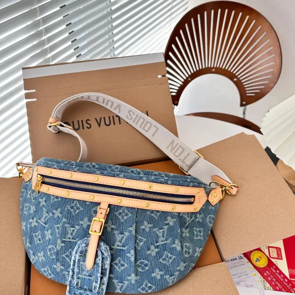 【LOUIS VUITTON 公式旗艦店】ルイヴィトン ウエストポーチ 当日出荷 好評に付き再入荷!42*19CM 【LOUIS VUITTON 公式旗艦店】ルイヴィトン ウエストポーチ 当日出荷 好評に付き再入荷!42*19CM