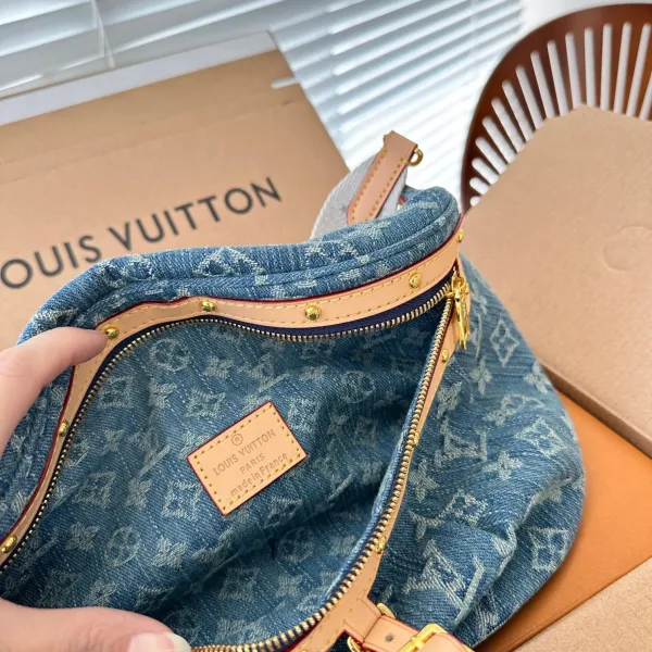 【LOUIS VUITTON 公式旗艦店】ルイヴィトン ウエストポーチ 当日出荷 好評に付き再入荷!42*19CM 【LOUIS VUITTON 公式旗艦店】ルイヴィトン ウエストポーチ 当日出荷 好評に付き再入荷!42*19CM
