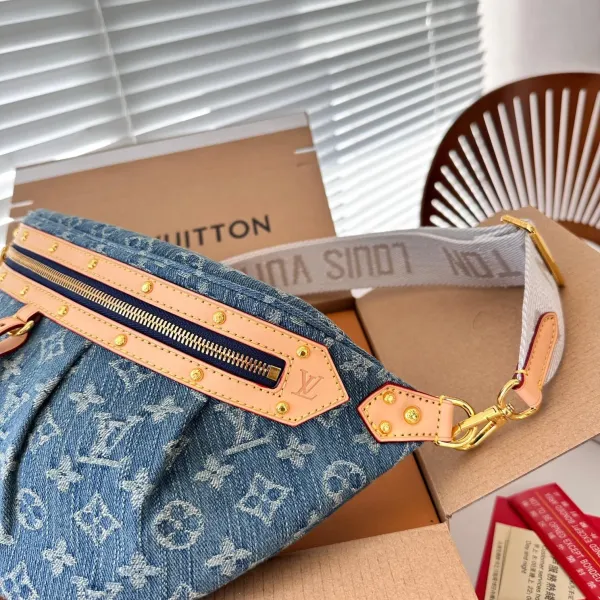 【LOUIS VUITTON 公式旗艦店】ルイヴィトン ウエストポーチ 当日出荷 好評に付き再入荷!42*19CM 【LOUIS VUITTON 公式旗艦店】ルイヴィトン ウエストポーチ 当日出荷 好評に付き再入荷!42*19CM
