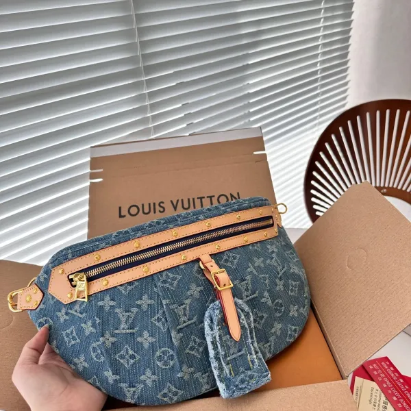 【LOUIS VUITTON 公式旗艦店】ルイヴィトン ウエストポーチ 当日出荷 好評に付き再入荷!42*19CM 【LOUIS VUITTON 公式旗艦店】ルイヴィトン ウエストポーチ 当日出荷 好評に付き再入荷!42*19CM