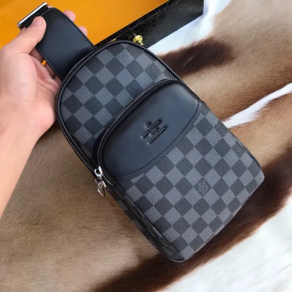 【LOUIS VUITTON 公式旗艦店】ルイヴィトン 胸ポケット 当日出荷 好評に付き再入荷!28*20*6CM 【LOUIS VUITTON 公式旗艦店】ルイヴィトン 胸ポケット 当日出荷 好評に付き再入荷!28*20*6CM