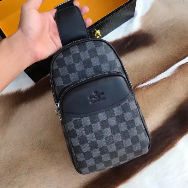 【LOUIS VUITTON 公式旗艦店】ルイヴィトン 胸ポケット 当日出荷 好評に付き再入荷!28*20*6CM 【LOUIS VUITTON 公式旗艦店】ルイヴィトン 胸ポケット 当日出荷 好評に付き再入荷!28*20*6CM