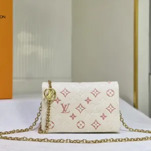【LOUIS VUITTON 公式旗艦店】ルイヴィトン ショルダーバッグ 当日出荷 好評に付き再入荷!20*14*8CM 【LOUIS VUITTON 公式旗艦店】ルイヴィトン ショルダーバッグ 当日出荷 好評に付き再入荷!20*14*8CM