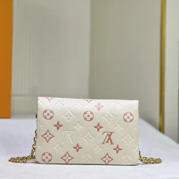 【LOUIS VUITTON 公式旗艦店】ルイヴィトン ショルダーバッグ 当日出荷 好評に付き再入荷!20*14*8CM 【LOUIS VUITTON 公式旗艦店】ルイヴィトン ショルダーバッグ 当日出荷 好評に付き再入荷!20*14*8CM