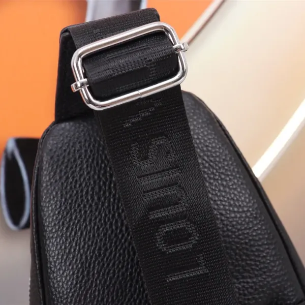 【LOUIS VUITTON 公式 旗艦店】 ルイヴィトン 胸ポケット当日出荷 好評に付き再入荷!34*17*6CM 【LOUIS VUITTON 公式 旗艦店】 ルイヴィトン 胸ポケット当日出荷 好評に付き再入荷!34*17*6CM