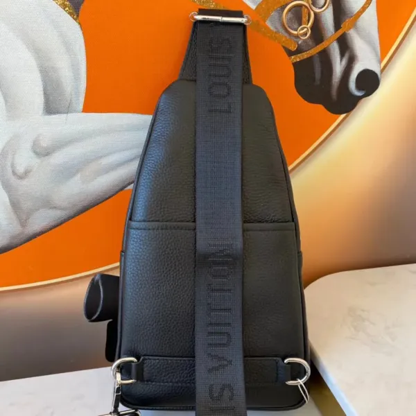 【LOUIS VUITTON 公式 旗艦店】ルイヴィトン 胸ポケット 当日出荷 好評に付き再入荷!28*17*5CM 【LOUIS VUITTON 公式 旗艦店】ルイヴィトン 胸ポケット 当日出荷 好評に付き再入荷!28*17*5CM