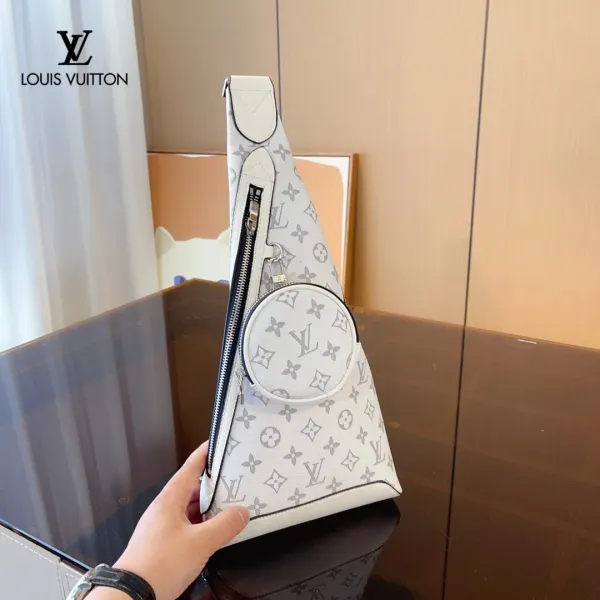 【 LOUIS VUITTON公式 旗艦店】ルイヴィトン  胸ポケット   当日出荷 好評に付き再入荷！20*5*43CM
