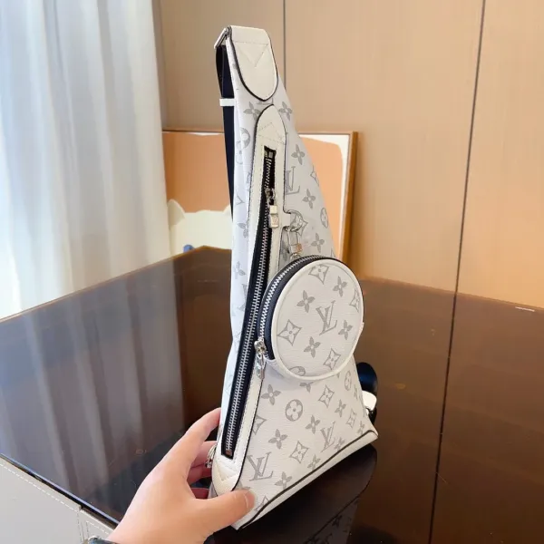 【 LOUIS VUITTON公式 旗艦店】ルイヴィトン  胸ポケット   当日出荷 好評に付き再入荷！20*5*43CM