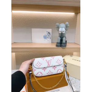 【 LOUIS VUITTON公式 旗艦店】ルイヴィトン    ショルダーバッグ   当日出荷 好評に付き再入荷！22*10CM