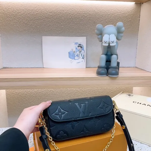 【 LOUIS VUITTON公式 旗艦店】ルイヴィトン    ショルダーバッグ   当日出荷 好評に付き再入荷！22*10CM