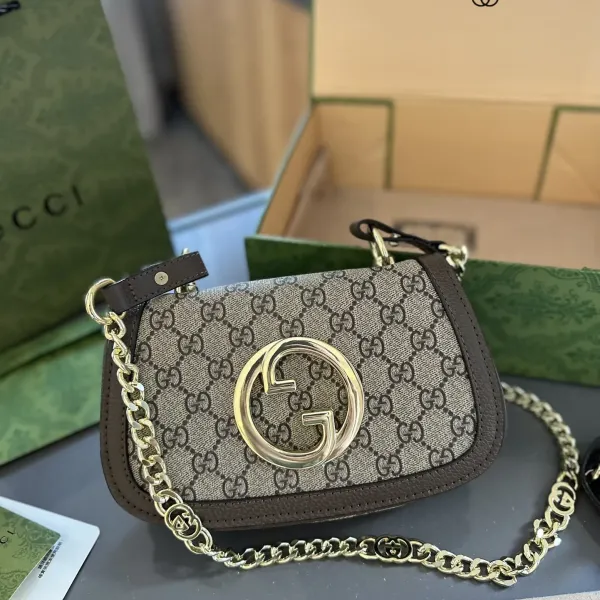 【GUCCI 公式旗艦店】グッチ 斜めがけバッグ 当日出荷 好評に付き再入荷！23CM  240724