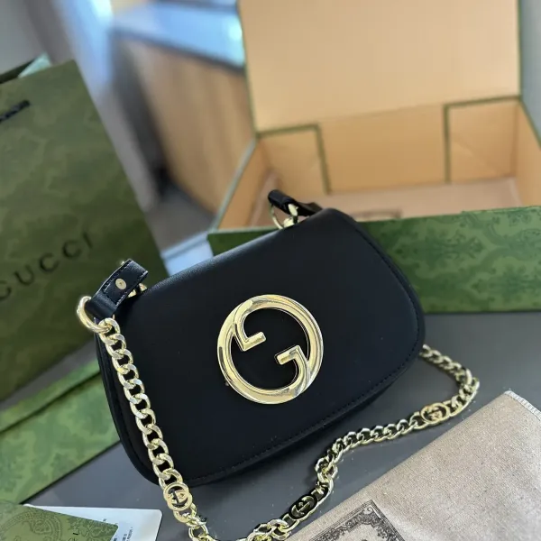 【GUCCI 公式旗艦店】グッチ 斜めがけバッグ 当日出荷 好評に付き再入荷！23CM  240724