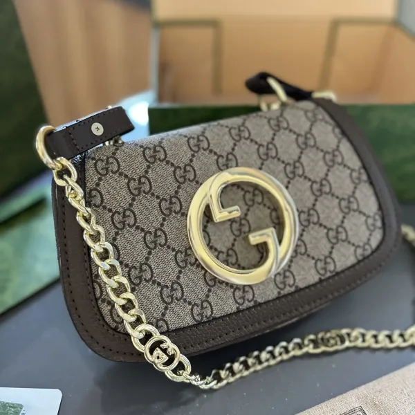 【GUCCI 公式旗艦店】グッチ 斜めがけバッグ 当日出荷 好評に付き再入荷！23CM  240724