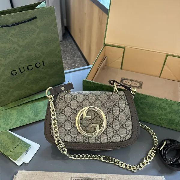 【GUCCI 公式旗艦店】グッチ 斜めがけバッグ 当日出荷 好評に付き再入荷！23CM  240724