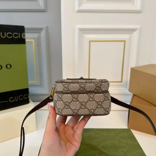 【GUCCI 公式旗艦店】グッチ 斜めがけバッグ 当日出荷 好評に付き再入荷！12*17CM  240724