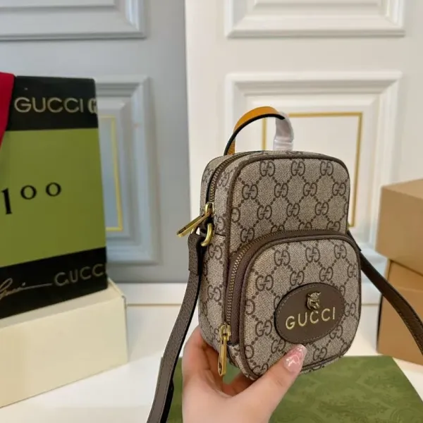 【GUCCI 公式旗艦店】グッチ 斜めがけバッグ 当日出荷 好評に付き再入荷！12*17CM  240724