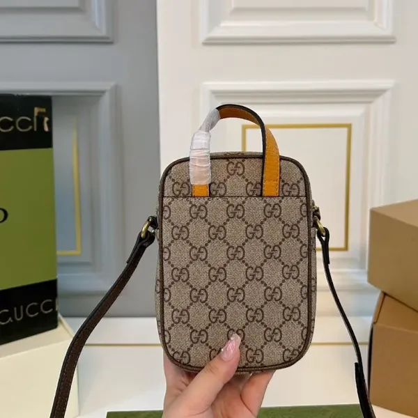 【GUCCI 公式旗艦店】グッチ 斜めがけバッグ 当日出荷 好評に付き再入荷！12*17CM  240724