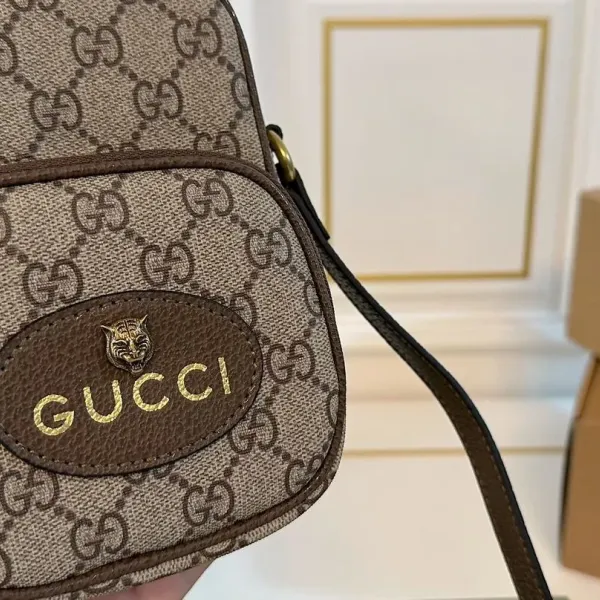 【GUCCI 公式旗艦店】グッチ 斜めがけバッグ 当日出荷 好評に付き再入荷！12*17CM  240724