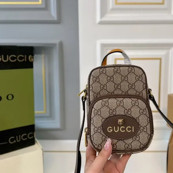 【GUCCI 公式旗艦店】グッチ 斜めがけバッグ 当日出荷 好評に付き再入荷！12*17CM  240724