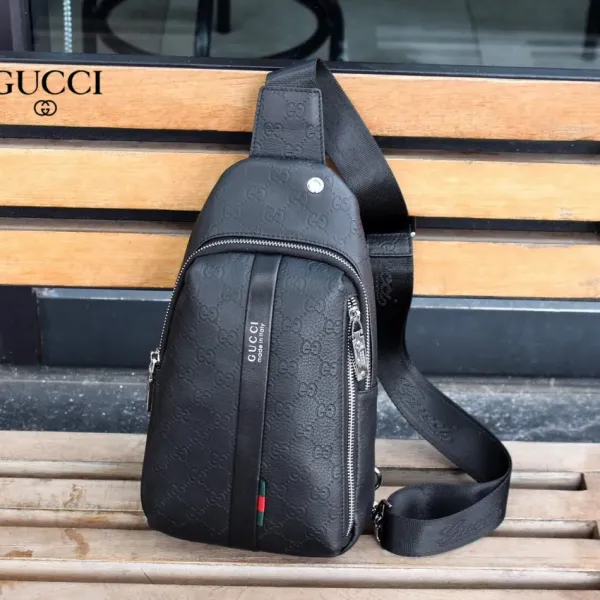 【GUCCI 公式旗艦店】 グッチ 胸ポケット当日出荷 好評に付き再入荷!18*32*7CM 【GUCCI 公式旗艦店】 グッチ 胸ポケット当日出荷 好評に付き再入荷!18*32*7CM