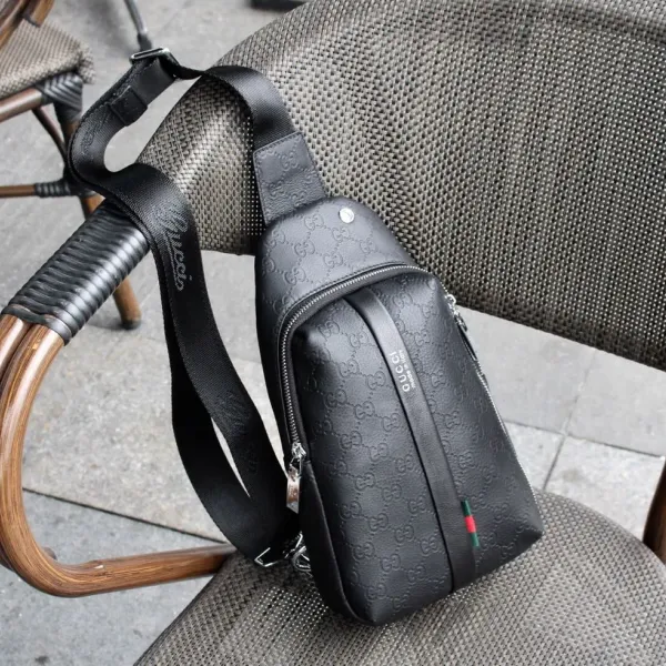 【GUCCI 公式旗艦店】 グッチ 胸ポケット当日出荷 好評に付き再入荷!18*32*7CM 【GUCCI 公式旗艦店】 グッチ 胸ポケット当日出荷 好評に付き再入荷!18*32*7CM
