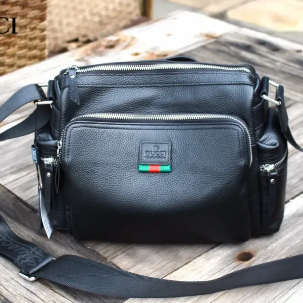 【GUCCI 公式旗艦店】 グッチ 斜めがけバッグ 当日出荷 好評に付き再入荷!31*23*18CM 【GUCCI 公式旗艦店】 グッチ 斜めがけバッグ 当日出荷 好評に付き再入荷!31*23*18CM