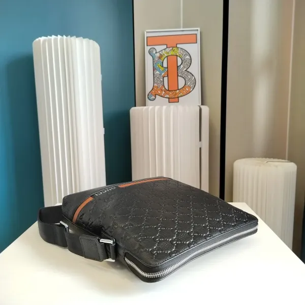 【GUCCI 公式 旗艦店】グッチ ショルダーバッグ 当日出荷 好評に付き再入荷!26*28*5CM 【GUCCI 公式 旗艦店】グッチ ショルダーバッグ 当日出荷 好評に付き再入荷!26*28*5CM