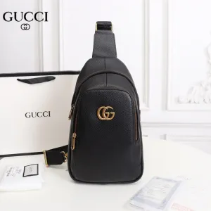 【GUCCI 公式 旗艦店】グッチ 胸ポケット当日出荷 好評に付き再入荷!32*17*4CM 【GUCCI 公式 旗艦店】グッチ 胸ポケット当日出荷 好評に付き再入荷!32*17*4CM